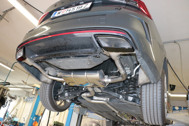 Fox Sportuitlaat Skoda Octavia NX RS iV achterdemper, rechter/linker uitlaat - komt uit in de originele uitlaatpijp met onderdeelnummer 5E3 253 681 B