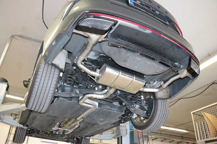 Fox Sportuitlaat Skoda Octavia NX RS iV achterdemper, rechter/linker uitlaat - komt uit in de originele uitlaatpijp met onderdeelnummer 5E3 253 681 B