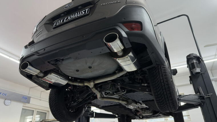 Fox Sportuitlaat Subaru Outback BT met achterdiffuser in matzwart, achterdemper rechts/links en voordemper - uitlaatpijpen 140x90 type 44 rechts/links (de achterdiffuser hoeft niet gespoten te worden)