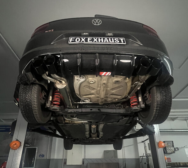 Fox Sportuitlaat VW Polo AW1 GTI Achterdemper Rechts/Links Uitlaat - 2x100 Type 25 Rechts/Links Zwart Ge&euml;mailleerd