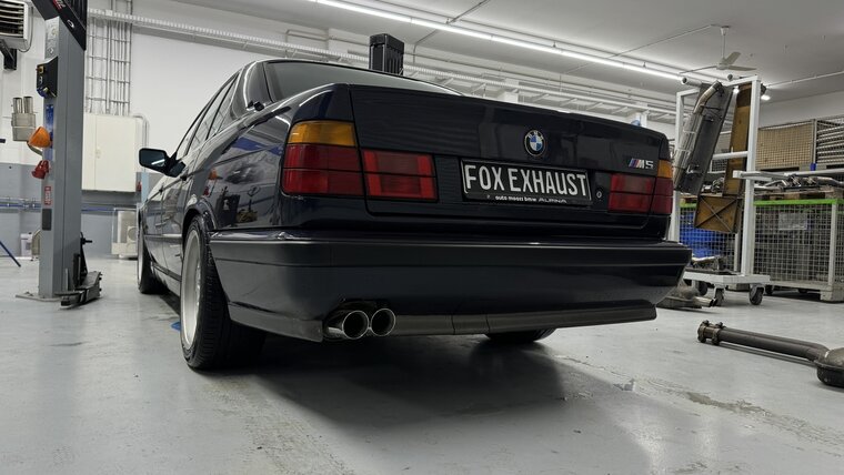 Fox Sportuitlaat FOX sportuitlaat geschikt voor BMW E34 M5 achterdemper &Oslash;2x63,5mm - 2x76 Type 25