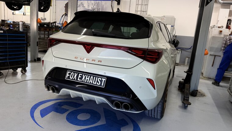 Fox Sportuitlaat Cupra Leon 4x2 - KL Hybrid achterdemper met uitlaat links/rechts en voordemper - 2x90 type 25 rechts/links