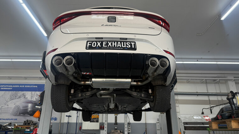 Fox Sportuitlaat Seat Leon ST/Cupra Leon ST - KL e-Hybrid achterdemper rechts/links en voordemper - 2x100 type 25 rechts/links met FOX-logo