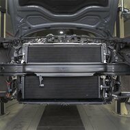 Optimaliseer de koelprestaties van uw Audi RS6 / RS7 C7 met onze wedstrijdwaterkoelerkit.</br>De 4,0 liter V8 biturbomotor van de Audi RS6- en RS7-modellen is uitgerust met een indirect inlaatluchtkoelcircuit. Het koelproces van de laadlucht wordt daarom 