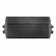 Ontketen de volledige kracht van uw BMW 535i met onze Performance Intercooler Kit! </br>Uw BMW 535i verdient het beste, en onze Performance Intercooler Kit zorgt ervoor dat u precies dat krijgt. Dit is wat u kunt verwachten: Met kernafmetingen van 570 mm 