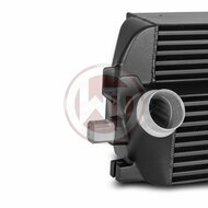 Optimaliseer de prestaties van uw BMW met onze krachtige intercooler van Wagner Tuning Competition! </br>Wilt u het volledige potentieel van uw BMW benutten? Onze competitieve intercooler met hoge prestaties is het antwoord op uw prestatiebehoeften en aan