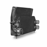Ervaar een revolutionaire prestatieverbetering met onze Wagner Tuning Competition hoogwaardige intercooler! </br>Op zoek naar een manier om de prestaties en effici&euml;ntie van uw voertuig te maximaliseren? Onze hoogwaardige Competition-intercooler is het an