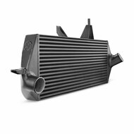 Welkom in de toekomst van prestaties: de Wagner Tuning Performance High Performance Intercooler voor de Ford Focus MK2. </br>Bereid je voor op een prestatierevolutie in je Ford Focus MK2. Onze Performance High Performance Intercooler zet een nieuwe standa