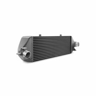 Verover de weg met de hoogwaardige Competition intercoolerkit voor de Ford Focus MK3. </br>Klaar om de prestaties van uw Ford Focus MK3 naar een nieuw niveau te tillen? De Competition High Performance Intercooler Kit is het ultieme antwoord op uw prestati