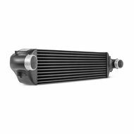 Maak uw Honda Civic Type R FK8 klaar voor een adembenemende rijervaring met de innovatieve Wagner Tuning hoogwaardige intercooler. </br>Deze intercooler is speciaal ontworpen om aan de veeleisende eisen van uw voertuig te voldoen en biedt indrukwekkende p