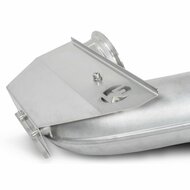 Revolutionaire downpipe-set voor Mercedes Benz W176 (CL)A 45 AMG: krachtig en betrouwbaar</br>Ontdek de ultieme prestatie-upgrade voor uw Mercedes Benz W176 (CL)A 45 AMG met onze state-of-the-art downpipe-kit. Ontwikkeld uit hoogwaardig gegoten roestvrij 