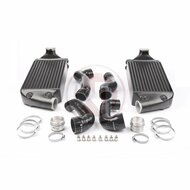 Welkom in de toekomst van motorkoeling - onze Performance High Performance Intercooler Kit voor de Porsche 996 Turbo!</br>Duik in een wereld van onge&euml;venaarde prestaties met onze Performance High Performance Intercooler Kit, speciaal ontworpen voor de Po