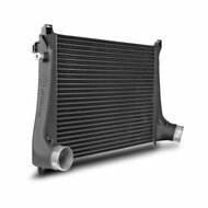 Ervaar topprestaties met de Competition Intercooler Kit voor uw VW Golf 7 GTI!</br>Maak uw VW Golf 7 GTI klaar voor de ultieme prestatie-upgrade met onze Competition Intercooler Kit. We hebben deze set ontworpen om de prestaties van uw voertuig naar een g