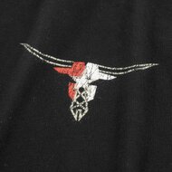 Wagner Tuning T-shirt LONGHORN-ARTWORK</br>Ervaar exclusieve kwaliteit en uniek design met het zwarte LONGHORN-ARTWORK T-shirt van Wagner Tuning. Dit T-shirt combineert moderne esthetiek met eersteklas materialen en is de perfecte keuze voor liefhebbers d