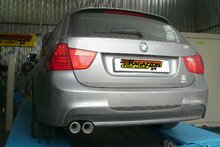 Einddemper van rvs links/rechts met ronde uitlaatpijp van 90 mm - aanpassing van de originele achterbumper is vereist - geschikt voor de achterbumper van de 335i bi-turbo