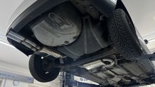 Fox Sportuitlaat Audi A4 B5 - Compleet uitlaatsysteem voor voorwielaandrijving, bestaande uit 2x80 type 10 achterdemper, voordemper en 76 mm downpipe met 300-cellige HJS-katalysator.