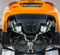 Fox Sportuitlaat Audi RS4 B7 half uitlaatsysteem vanaf de katalysator, bestaande uit rechter/linker achterdemper, voordemper en X-pijp - 160x130 ovale uitlaatpijpen, rechts/links, zwart keramisch gecoat, inclusief vacu&uuml;muitlaatkleppen.