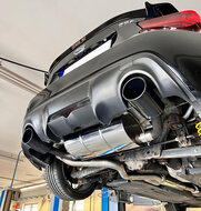 Fox Sportuitlaat Subaru BRZ/Toyota GT86 achterdemper, dwarsuitgang rechts/links, inclusief voordemper - 129x106 Type 32 rechts/links, zwart ge&euml;mailleerd