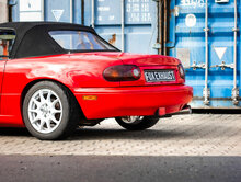 Fox Sportuitlaat Mazda MX5 NA - JDM-look. JDM-uitlaatsysteem bestaande uit een achterdemper, middendemper en voordemper - 1x90mm Type 10 uitlaatpijp.