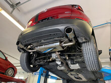 Fox Sportuitlaat Mazda CX30 X180 AT AWD Achterdemper dwars rechts/links - 129x106 Type 32 rechts/links