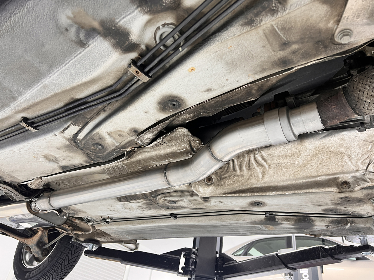 Fox Sportuitlaat Audi A4 B5 quattro verbindingspijp 76 mm naar originele katalysator 55 mm
