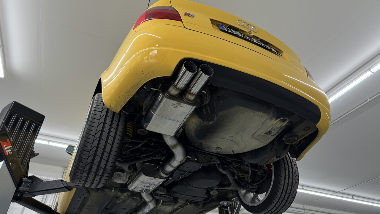 Fox Sportuitlaat Audi S4 B5 achter- en voordemper 90 mm - 2x80 type 10 zijdelings geplaatst