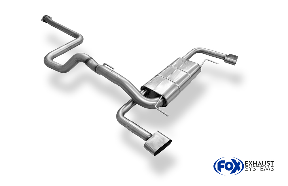 Fox Sportuitlaat Opel Astra J OPC Racing half uitlaatsysteem, bestaande uit een achterdemper met uitgangen links en rechts en verborgen uitlaatpijpen (uitlaatgassen stromen via de originele uitlaatpijpen) en een voordemper.