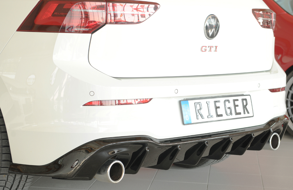 Fox Sportuitlaat Rieger achterdiffuser-inzetstuk - Golf 8 - ABS glanzend zwart VW Golf 8 GTI: 08.20- | 5-deurs. Voor linker en rechter uitlaatpijpen, ABS, glanzend zwart, incl. montagemateriaal, certificaat. Niet geschikt voor GTI Clubsport / Clubsport S.
